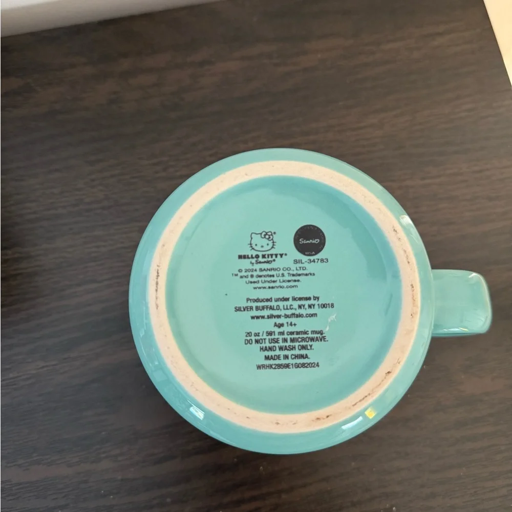 ❌ SOLD! ❌ Hello Kitty Holiday Gingerbread Mug - Picture 4 of 4